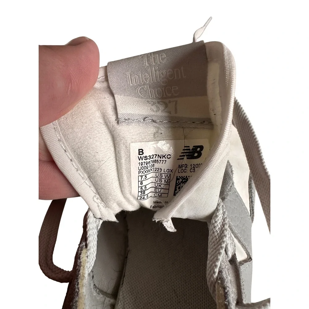 New Balance 327 Sneakers Womens 7.5 Raincloud Tennis Shoes Sporty Athleisure - Picture 10 of 10